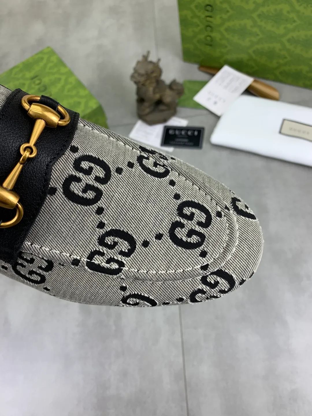Men's Men's Shoes💰P580💰【New Style】Water-dyed Niuli Gucci's most popular selection of lazy slip-on leather shoes (Gucci) official website latest Gucci lazy leather shoes, hot style 💥 simple and elegant style, exclusive for trendy men. Unique official website latest brand original double G embossing Elements 👑 Original Gucci decoration, fashionable and elegant, fabric original calfskin ✅ fully imported first-layer cowhide lining, official website designated wear-resistant, rubber business outsole, classic model taken at the counter in real life 🎬38-44 black brown optional